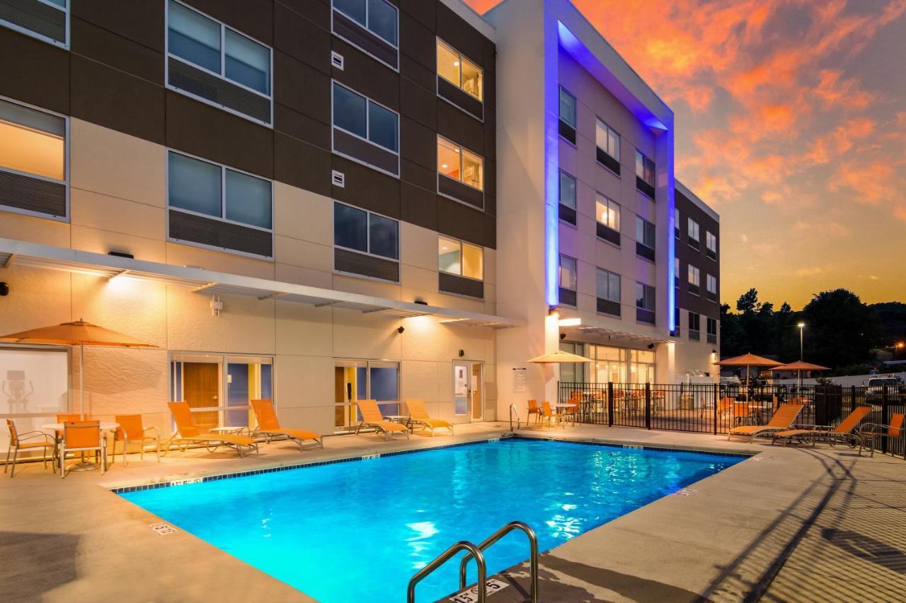 Holiday Inn Express & Suites - Asheboro By Ihg Exterior foto